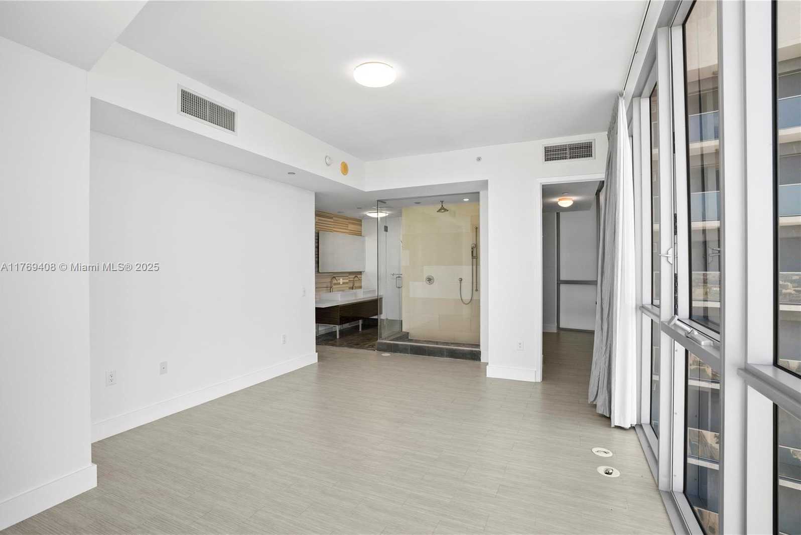 Small Image of 1100 BISCAYNE BLVD #5907, Miami Number 20