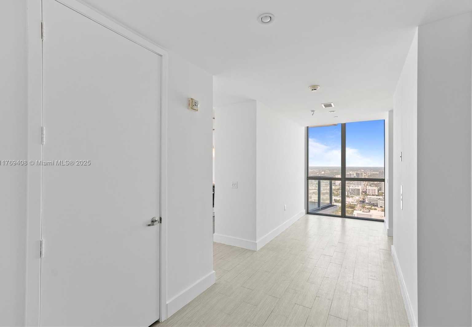 Small Image of 1100 BISCAYNE BLVD #5907, Miami Number 39