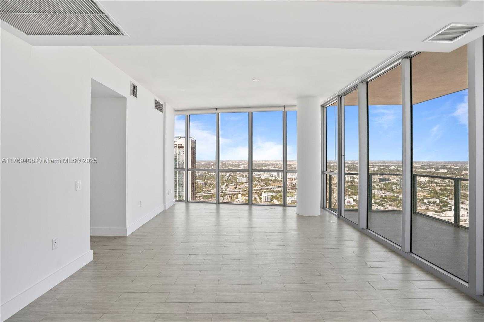 Small Image of 1100 BISCAYNE BLVD #5907, Miami Number 4