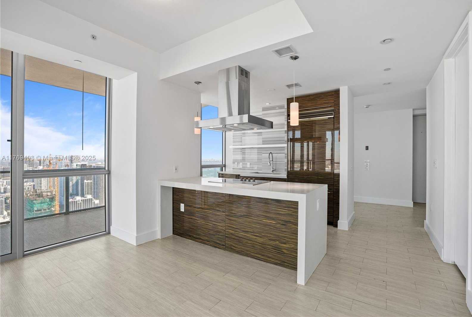 Small Image of 1100 BISCAYNE BLVD #5907, Miami Number 7