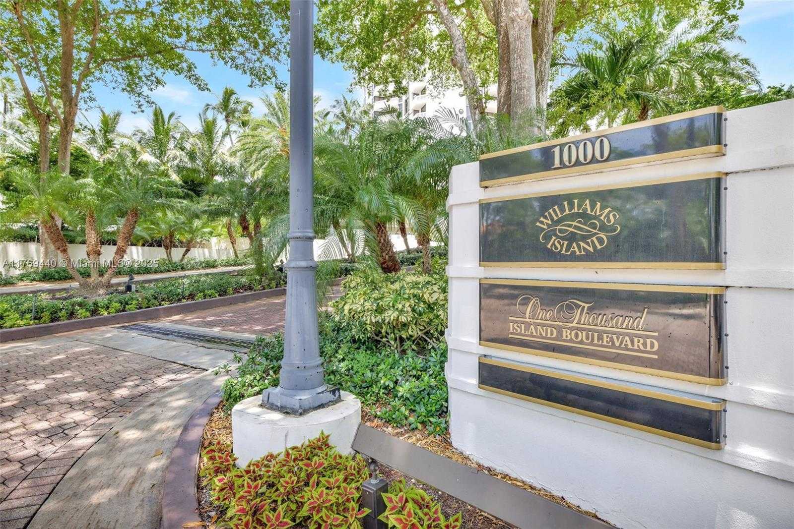 Small Image of 1000 ISLAND BL #710, Aventura Number 24