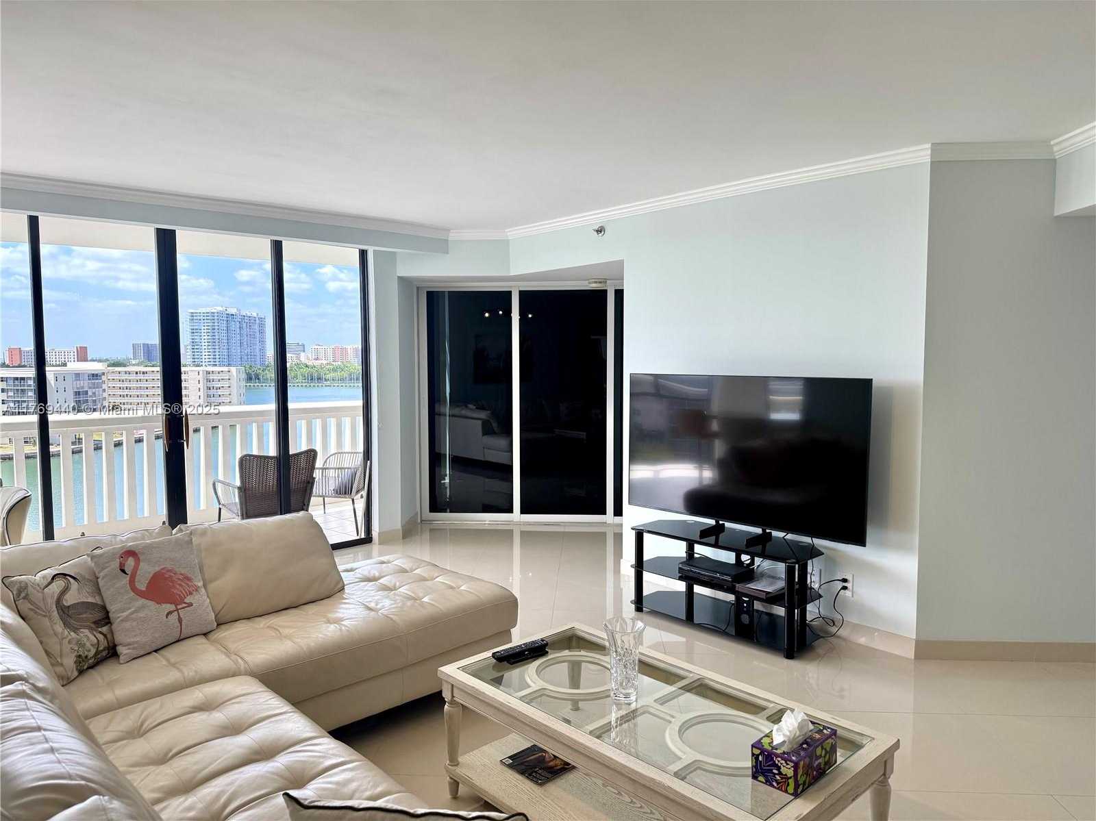 Small Image of 1000 ISLAND BL #710, Aventura Number 7