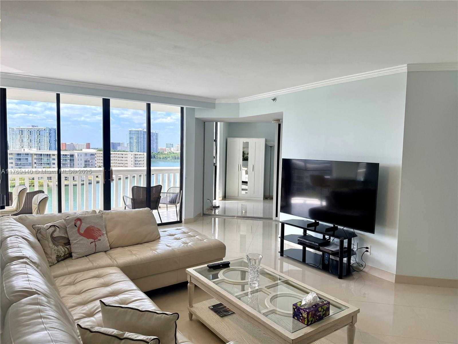 Small Image of 1000 ISLAND BL #710, Aventura Number 8