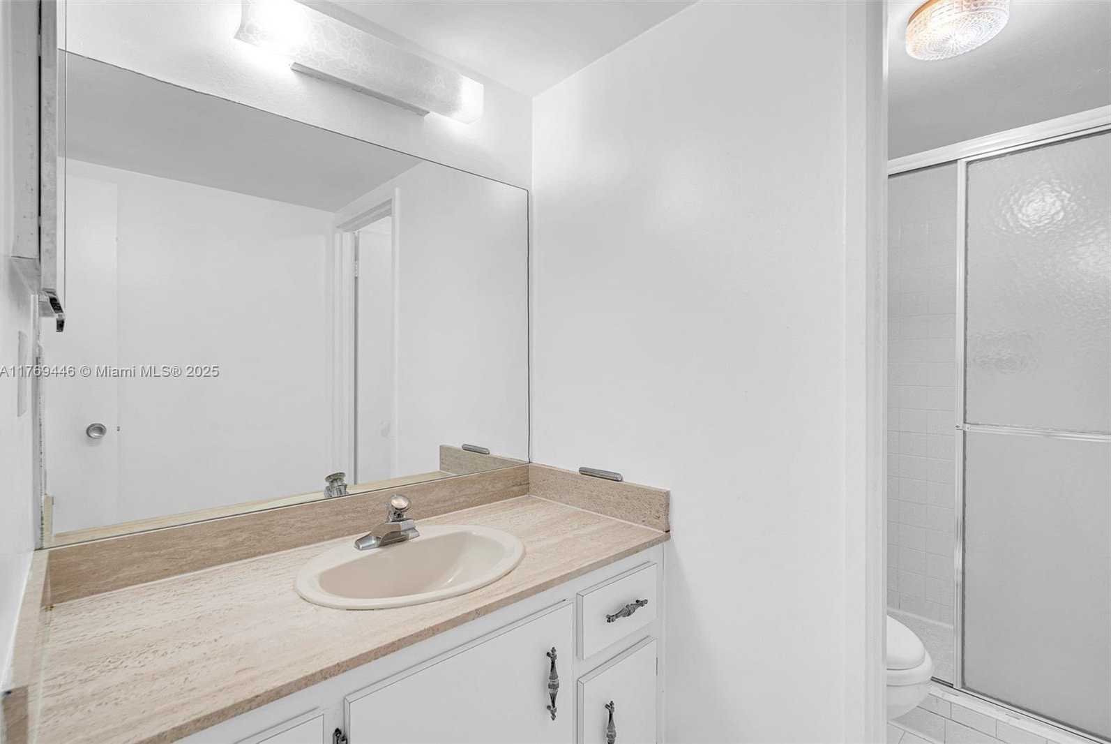 Small Image of 500 THREE ISLANDS BLVD #711, Hallandale Beach Number 10