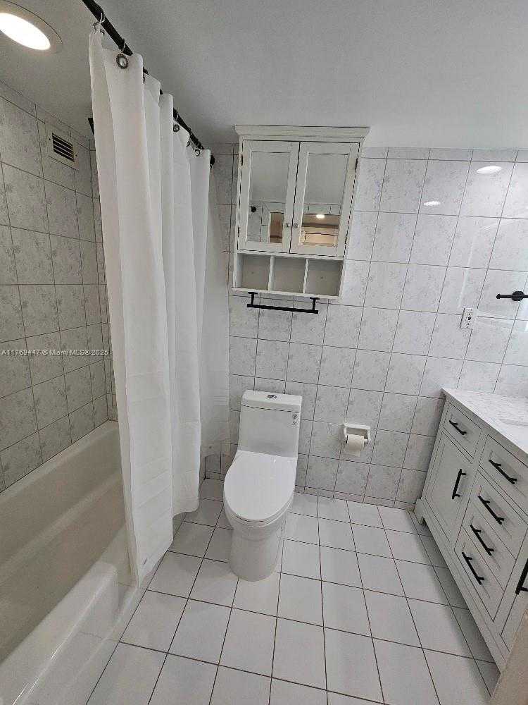 Small Image of 18041 BISCAYNE BLVD #1005, Aventura Number 10