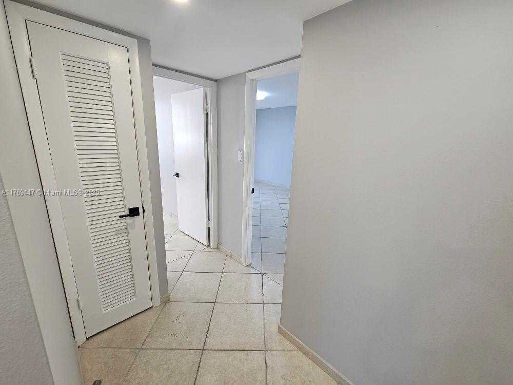Small Image of 18041 BISCAYNE BLVD #1005, Aventura Number 11