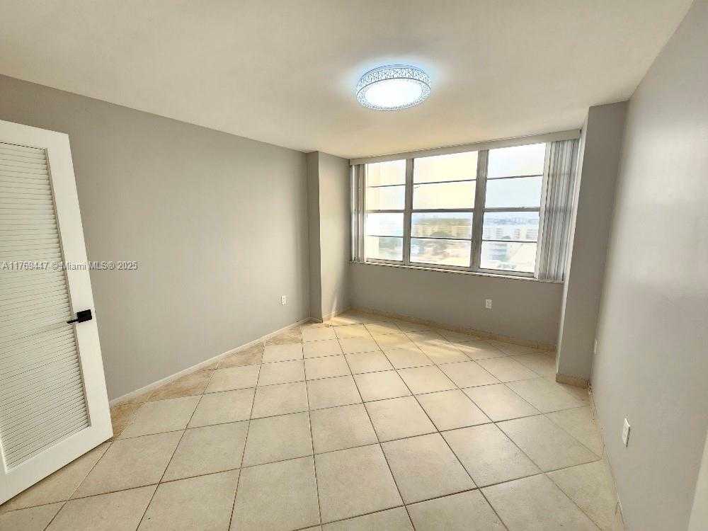Small Image of 18041 BISCAYNE BLVD #1005, Aventura Number 12
