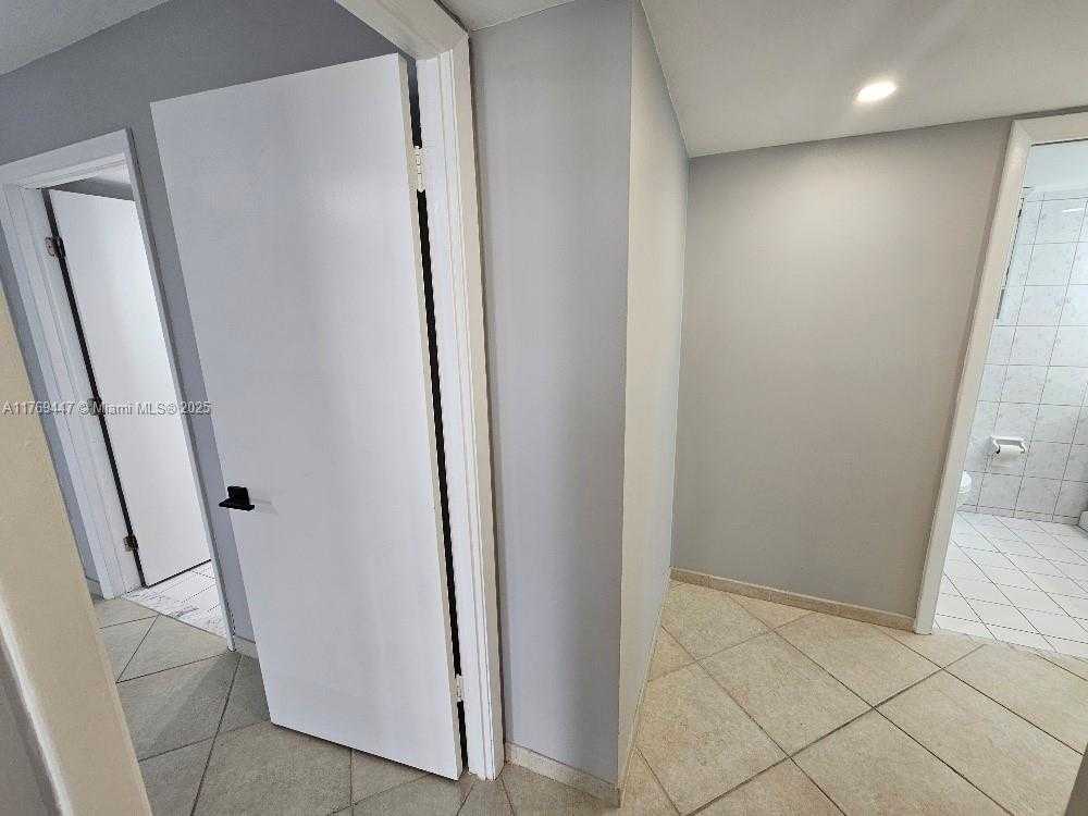 Small Image of 18041 BISCAYNE BLVD #1005, Aventura Number 14
