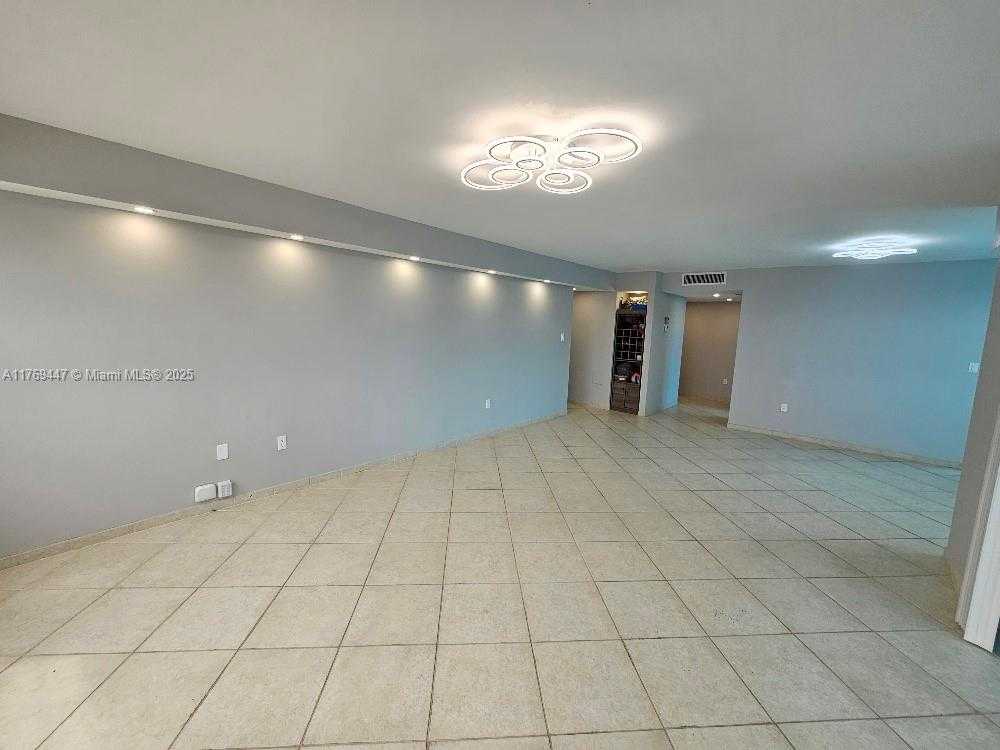 Small Image of 18041 BISCAYNE BLVD #1005, Aventura Number 6