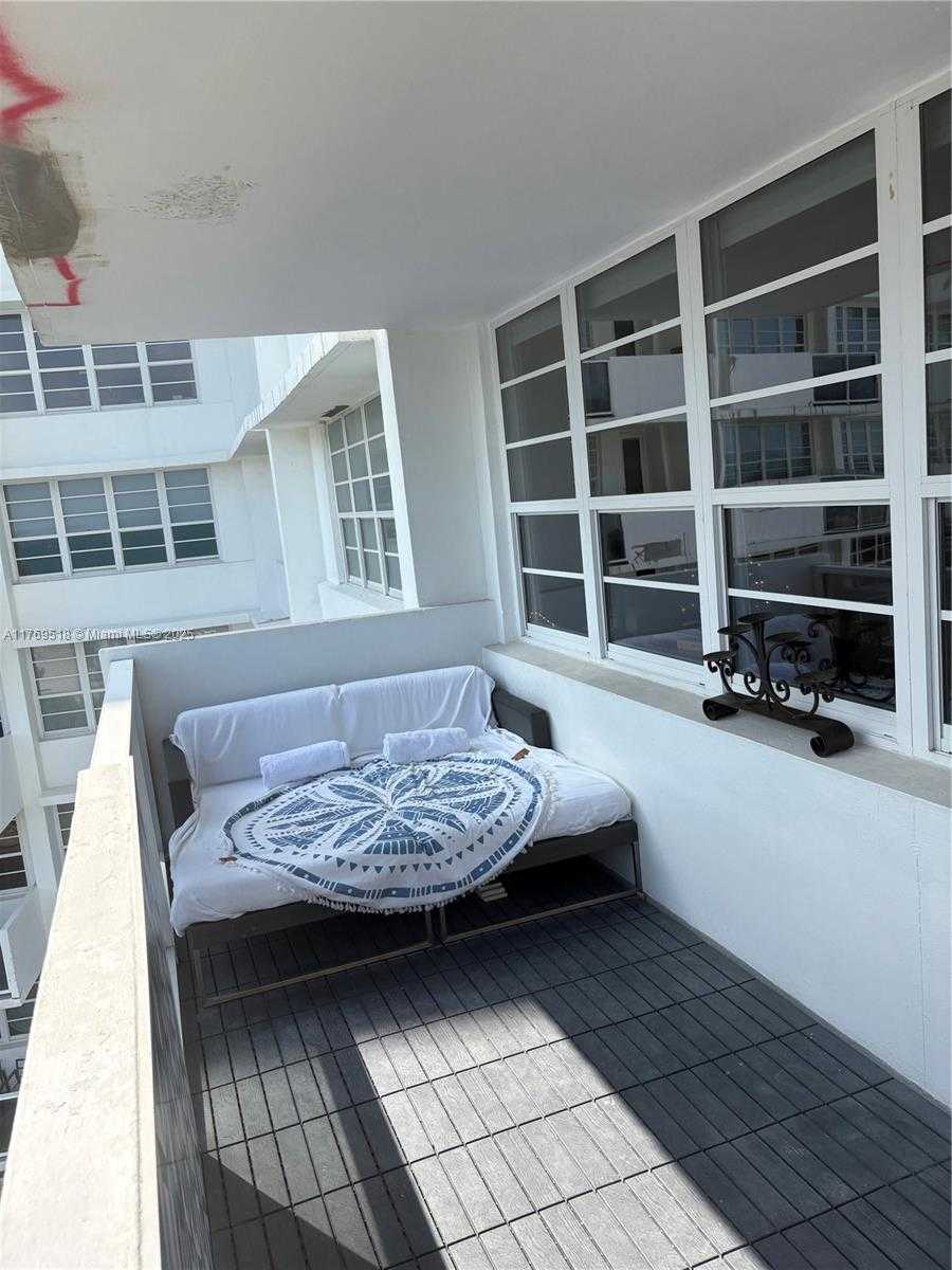 Small Image of 100 LINCOLN RD #1128, Miami Beach Number 24