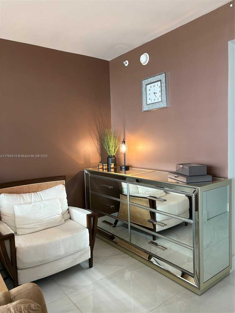 Small Image of 100 LINCOLN RD #1128, Miami Beach Number 3