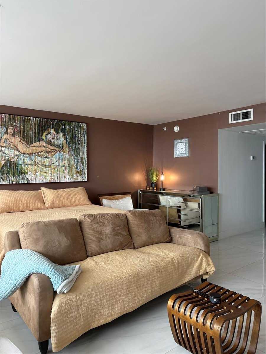 Small Image of 100 LINCOLN RD #1128, Miami Beach Number 5
