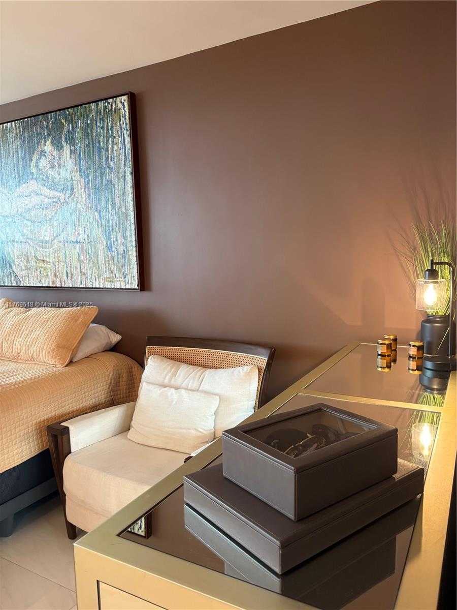 Small Image of 100 LINCOLN RD #1128, Miami Beach Number 9