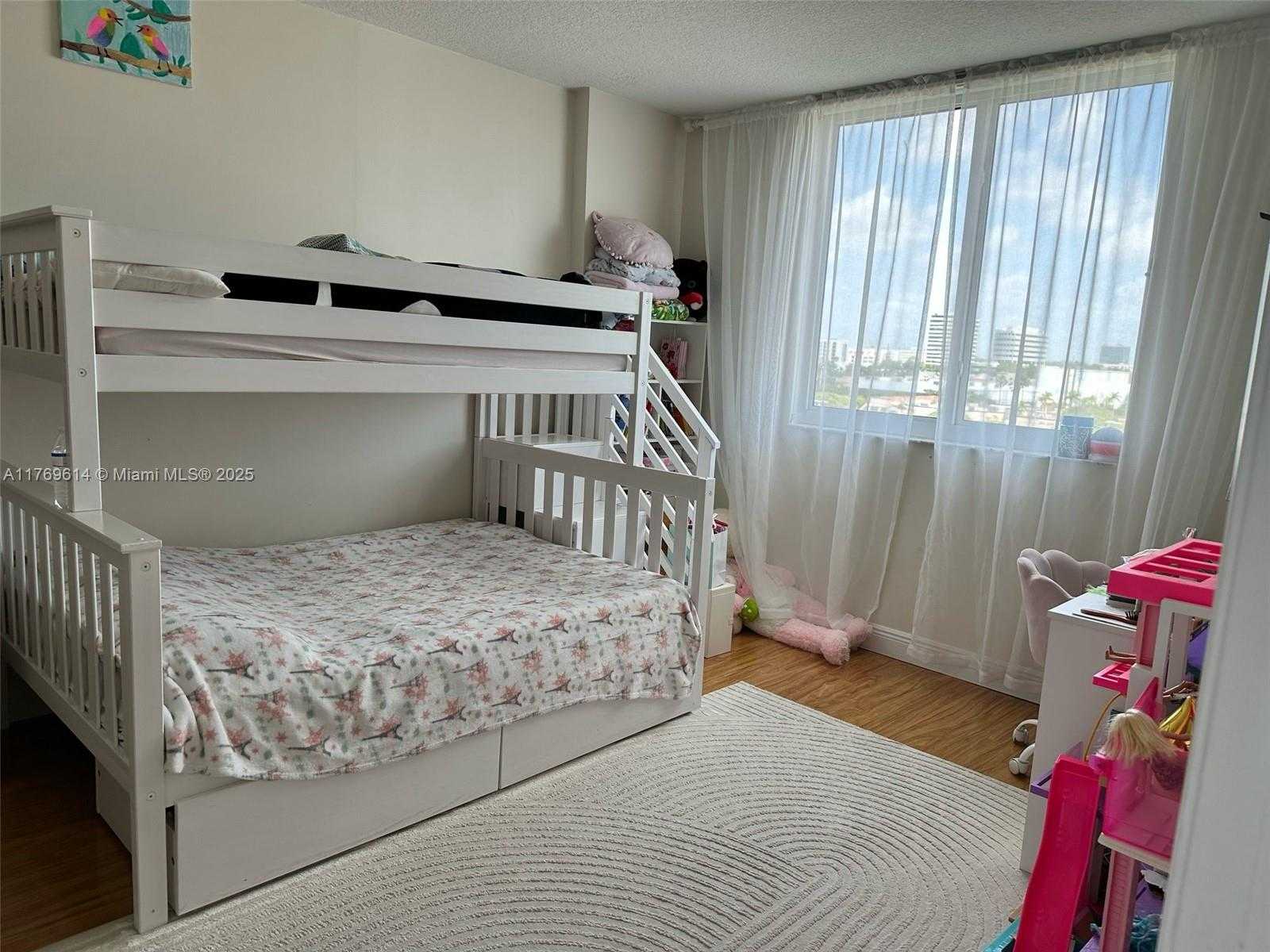 Small Image of 18800 NORTH EAST 29TH AVE #602, Aventura Number 4