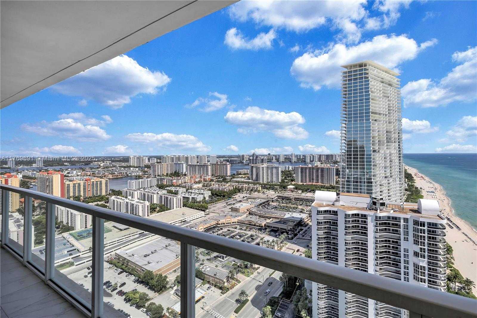 Small Image of 16699 COLLINS AVE #3904, Sunny Isles Beach Number 4
