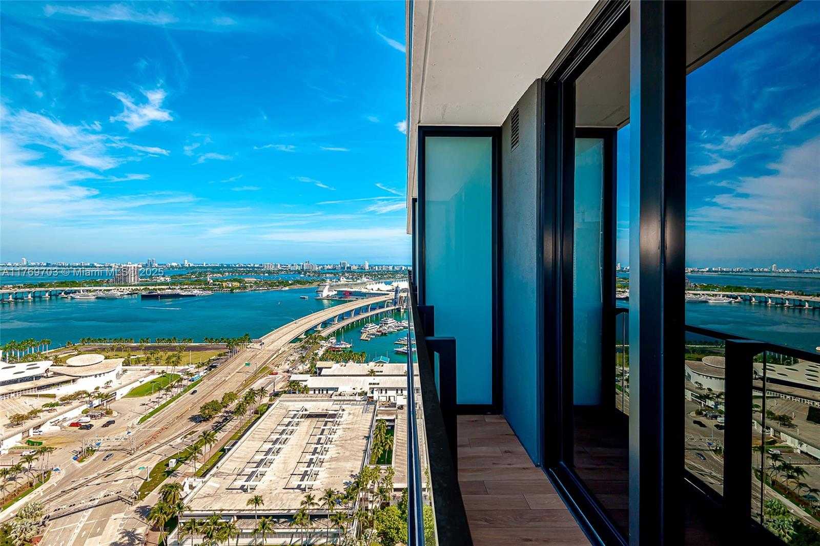 Small Image of 398 NORTH EAST 5TH ST #2207, Miami Number 3
