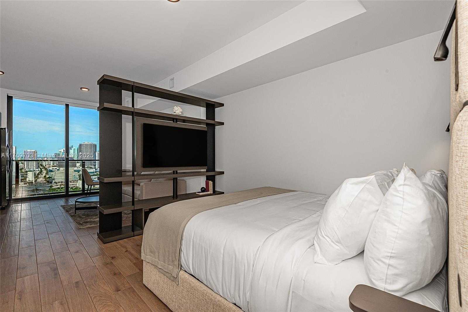 Small Image of 398 NORTH EAST 5TH ST #2207, Miami Number 4