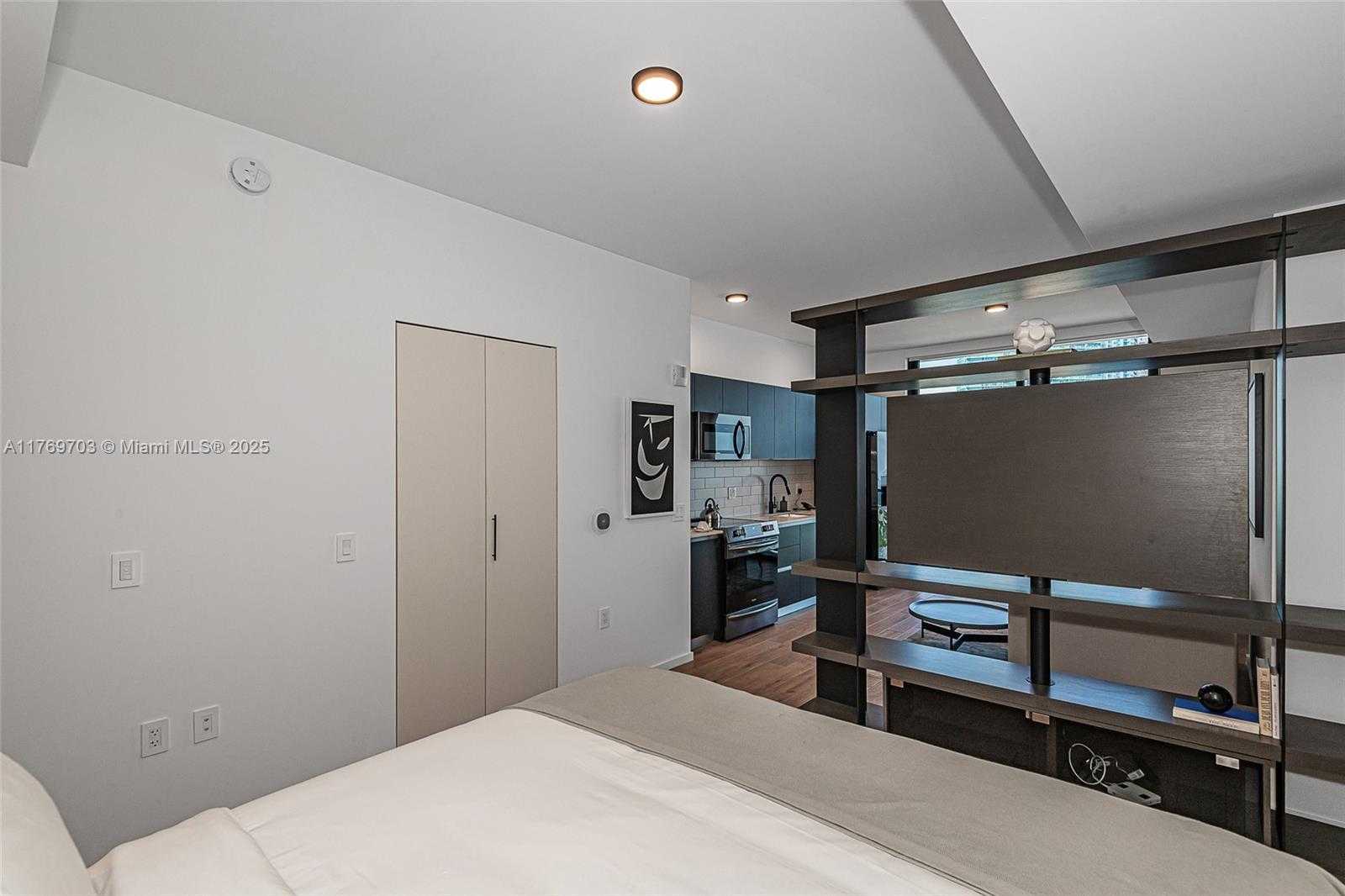 Small Image of 398 NORTH EAST 5TH ST #2207, Miami Number 6