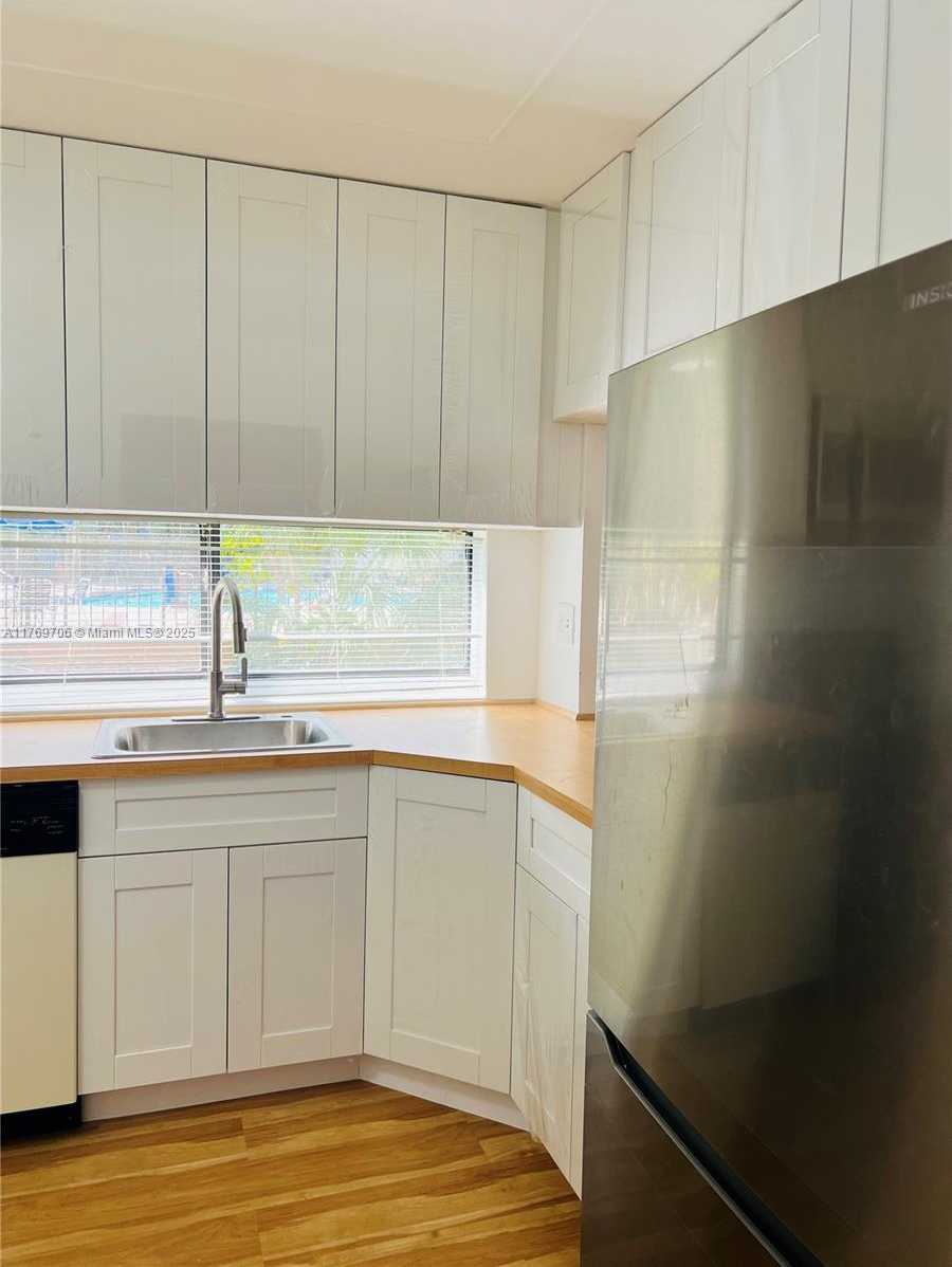 Small Image of 17011 NORTH BAY RD #111, Sunny Isles Beach Number 13