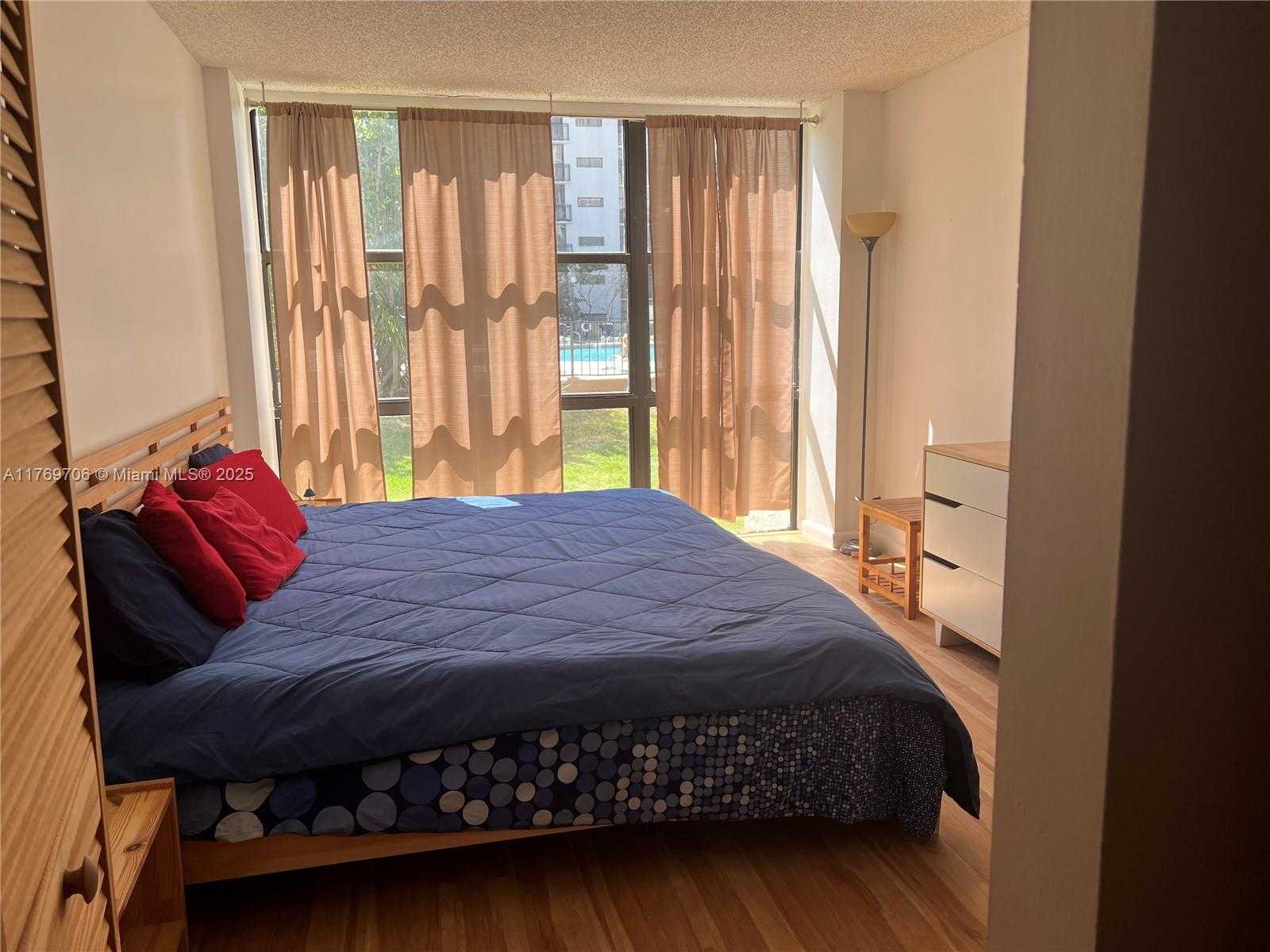 Small Image of 17011 NORTH BAY RD #111, Sunny Isles Beach Number 15