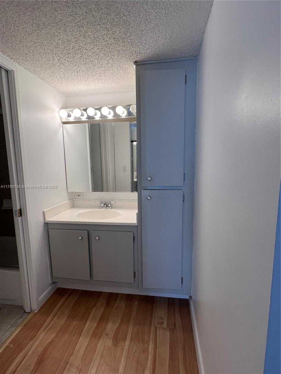 Small Image of 17011 NORTH BAY RD #111, Sunny Isles Beach Number 16