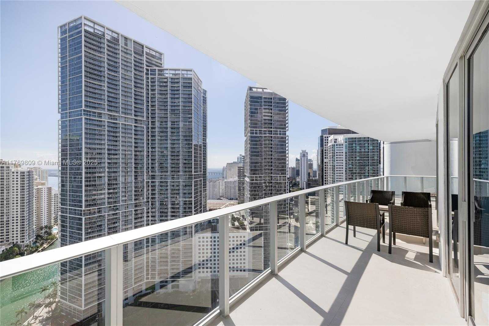 Small Image of 200 BISCAYNE BOULEVARD WAY #3207, Miami Number 19