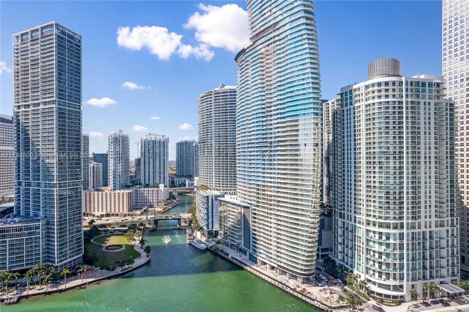Small Image of 200 BISCAYNE BOULEVARD WAY #3207, Miami Number 28
