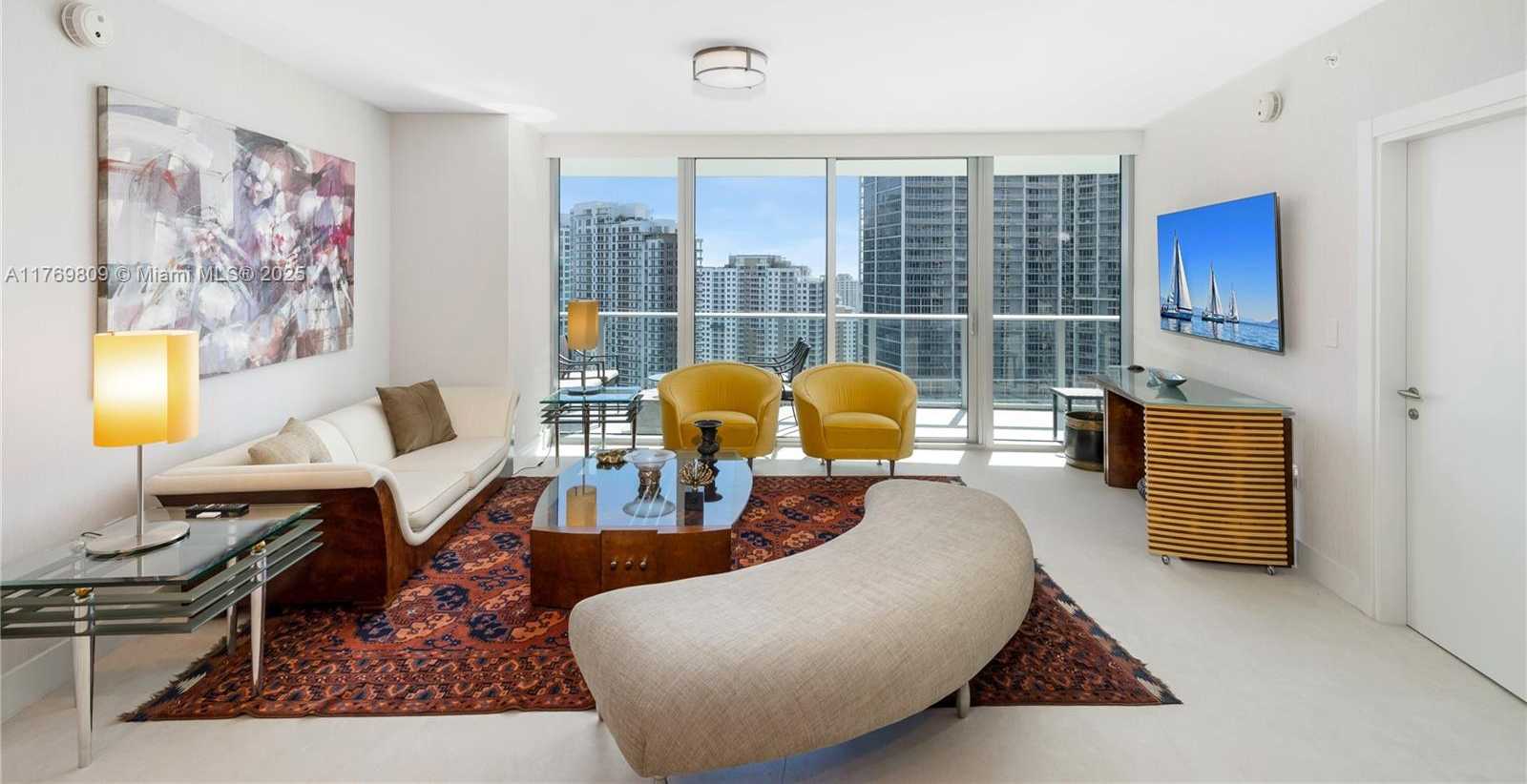 Small Image of 200 BISCAYNE BOULEVARD WAY #3207, Miami Number 5