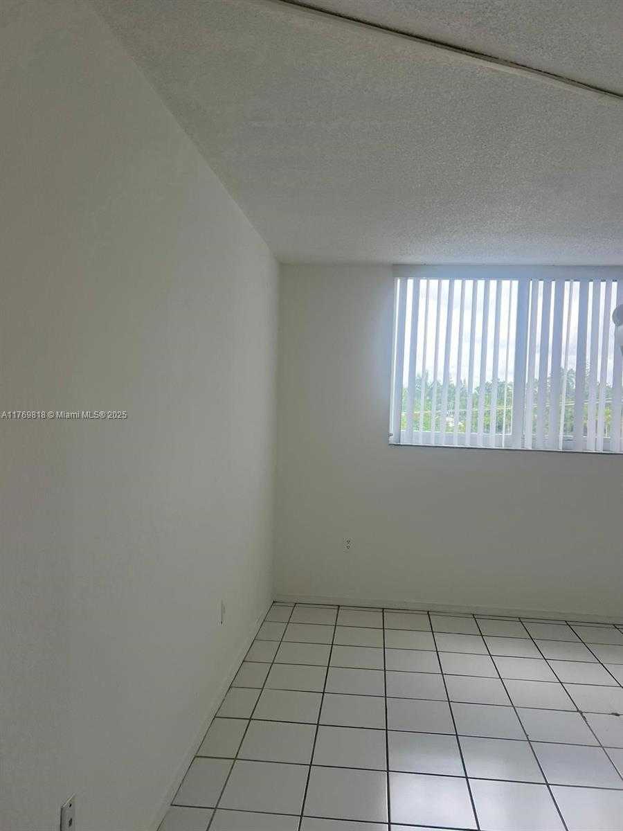 Small Image of 1251 NORTH EAST 108TH ST #412, Miami Number 6