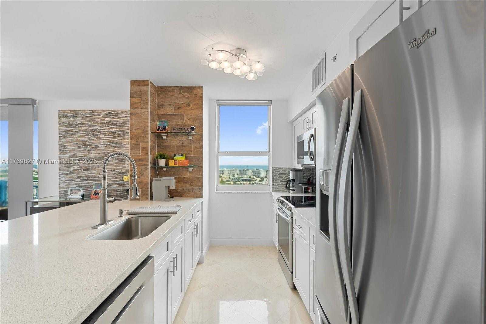 Small Image of 90 ALTON RD #1911, Miami Beach Number 2