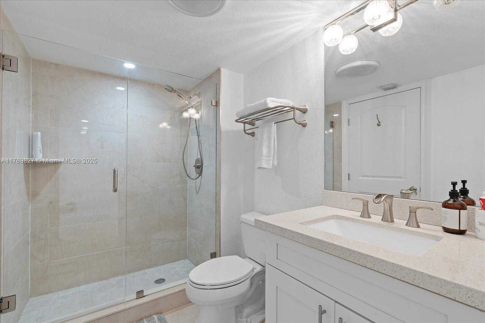 Small Image of 90 ALTON RD #1911, Miami Beach Number 4