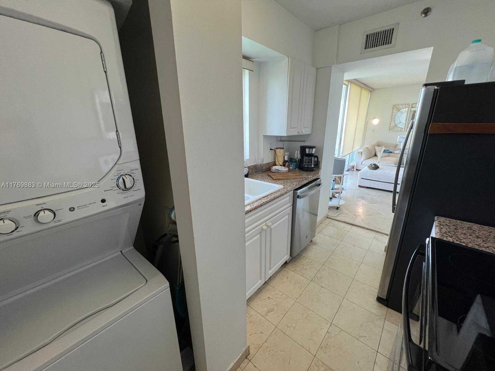 Small Image of 5900 COLLINS AV #1505, Miami Beach Number 11
