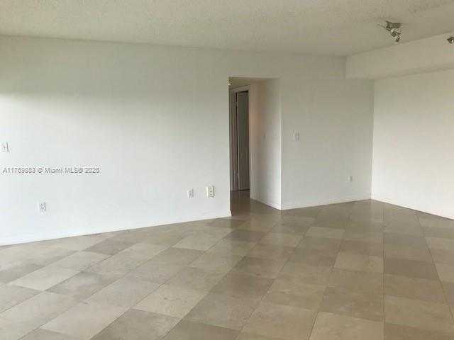Small Image of 5900 COLLINS AV #1505, Miami Beach Number 20