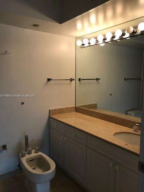 Small Image of 5900 COLLINS AV #1505, Miami Beach Number 21