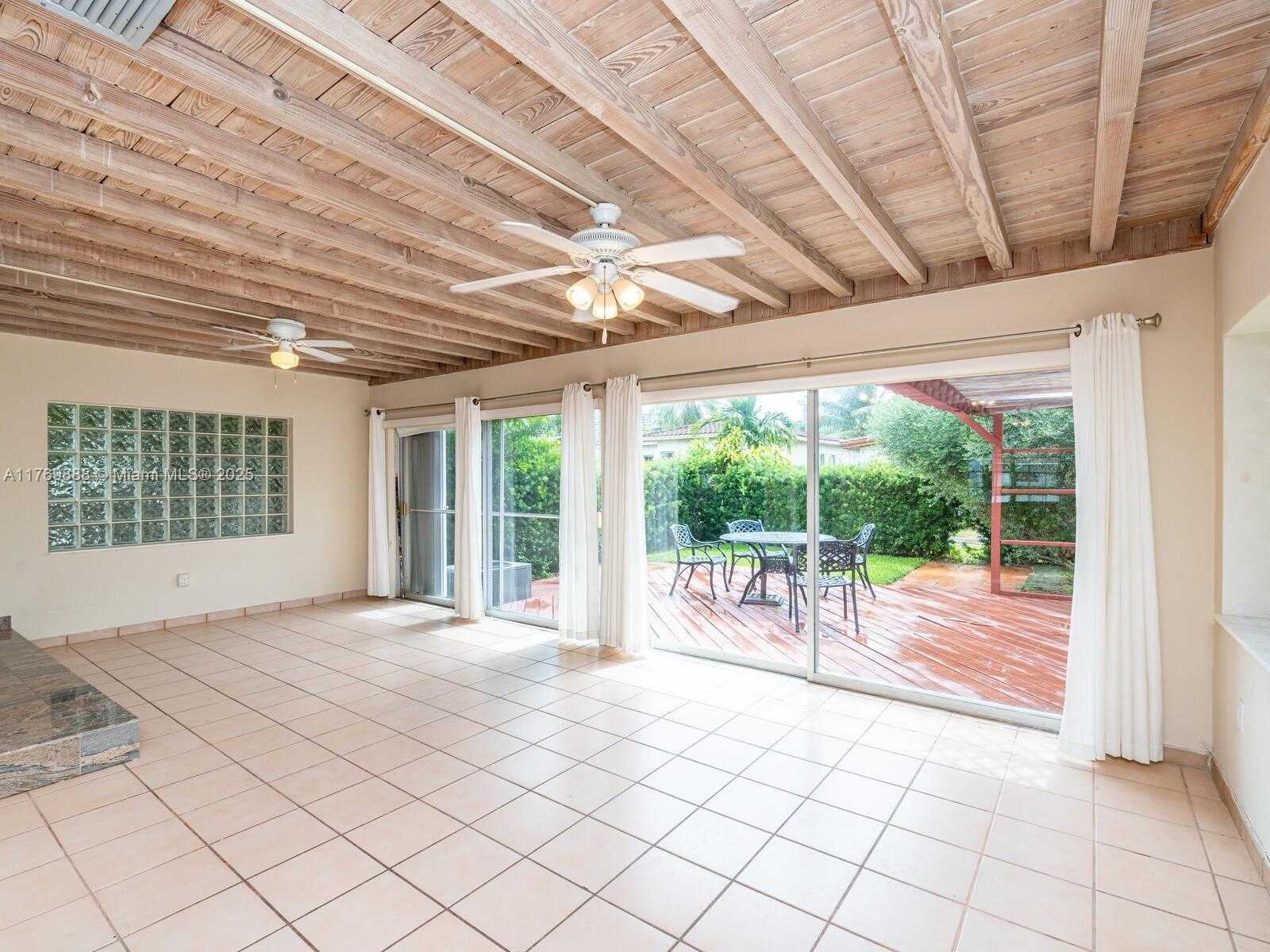 Small Image of 9441 BYRON AVE, Surfside Number 21