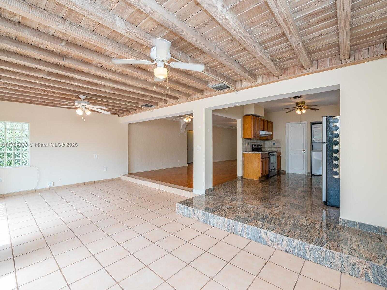 Small Image of 9441 BYRON AVE, Surfside Number 25