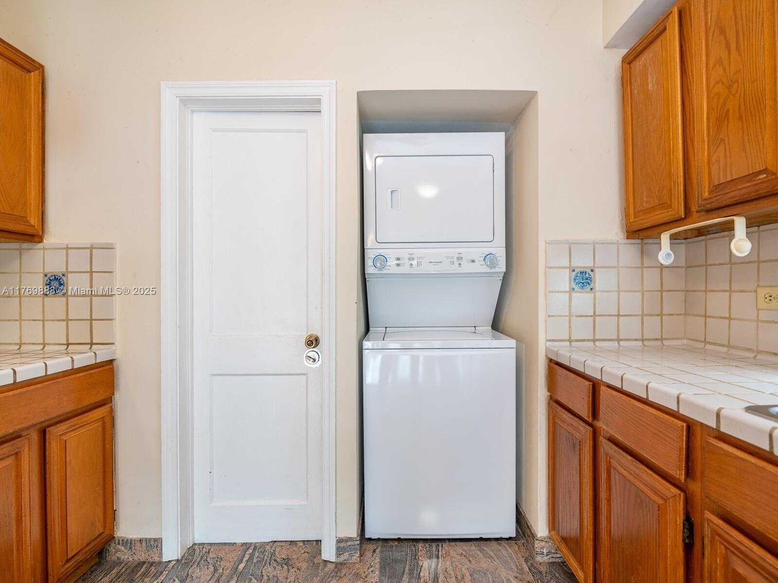 Small Image of 9441 BYRON AVE, Surfside Number 31