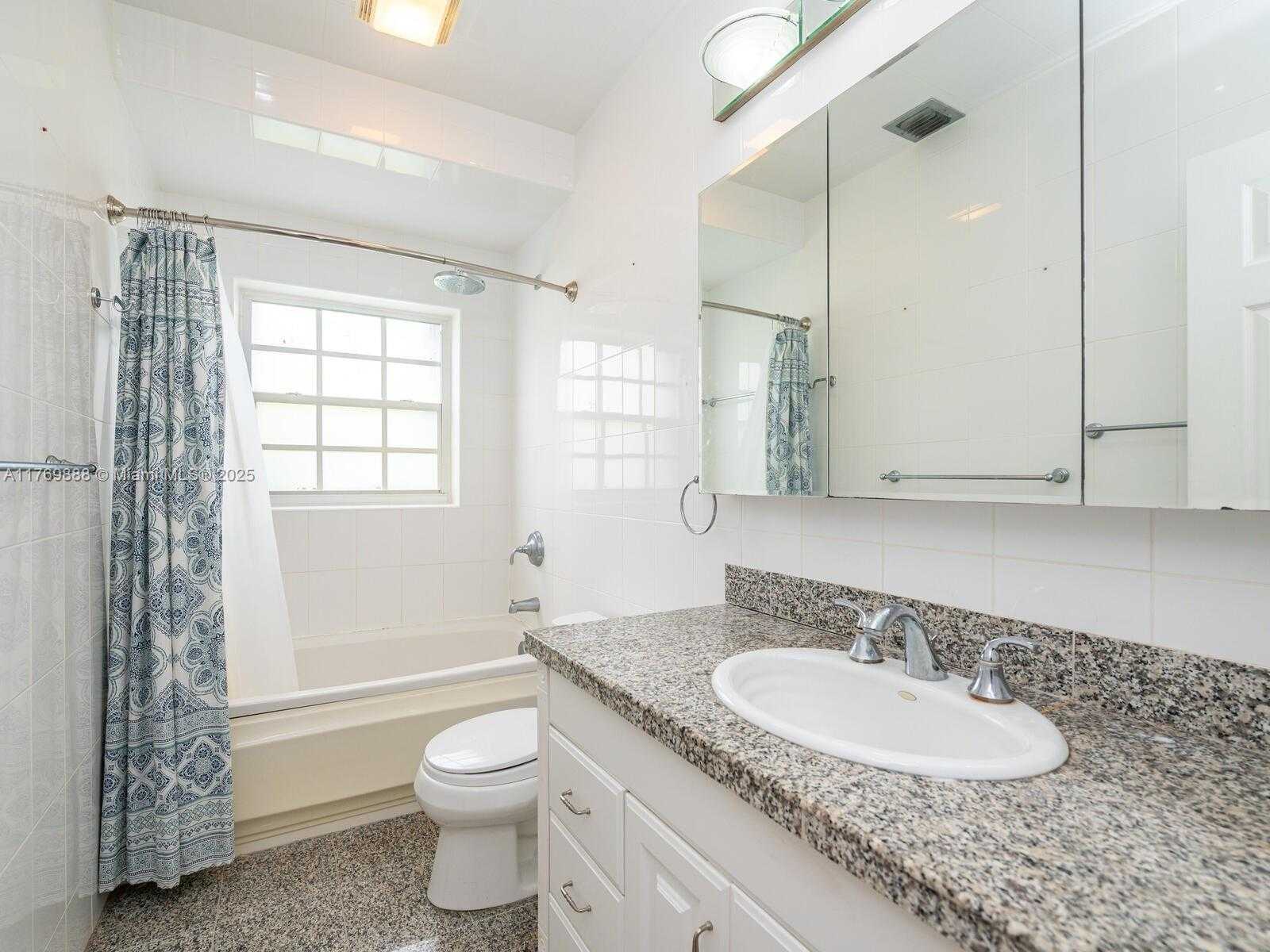 Small Image of 9441 BYRON AVE, Surfside Number 40