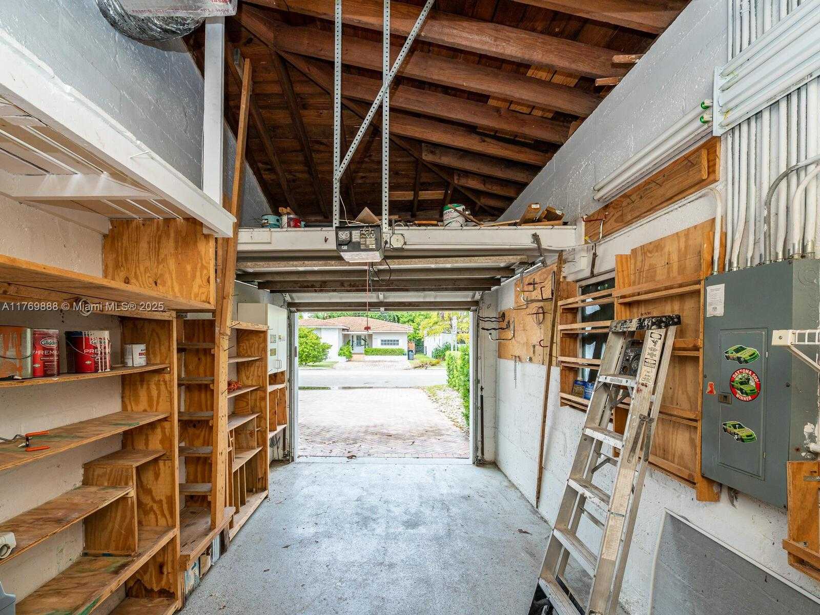 Small Image of 9441 BYRON AVE, Surfside Number 47