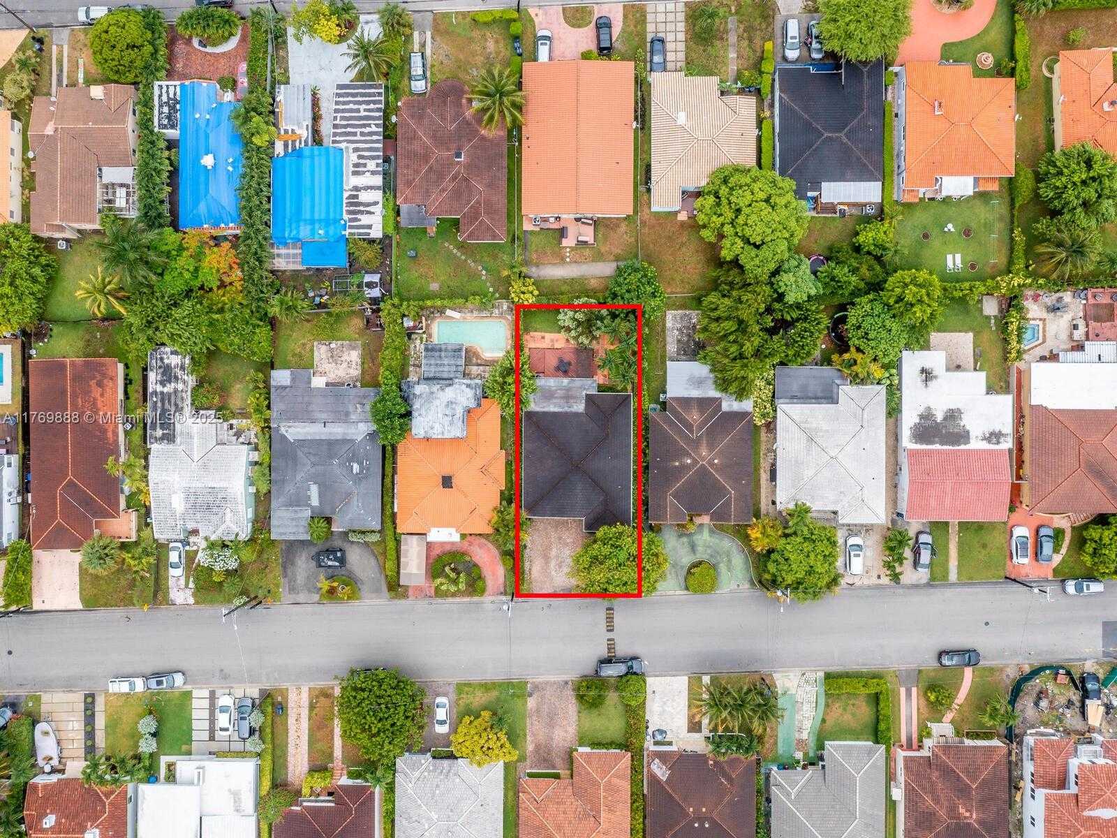 Small Image of 9441 BYRON AVE, Surfside Number 61