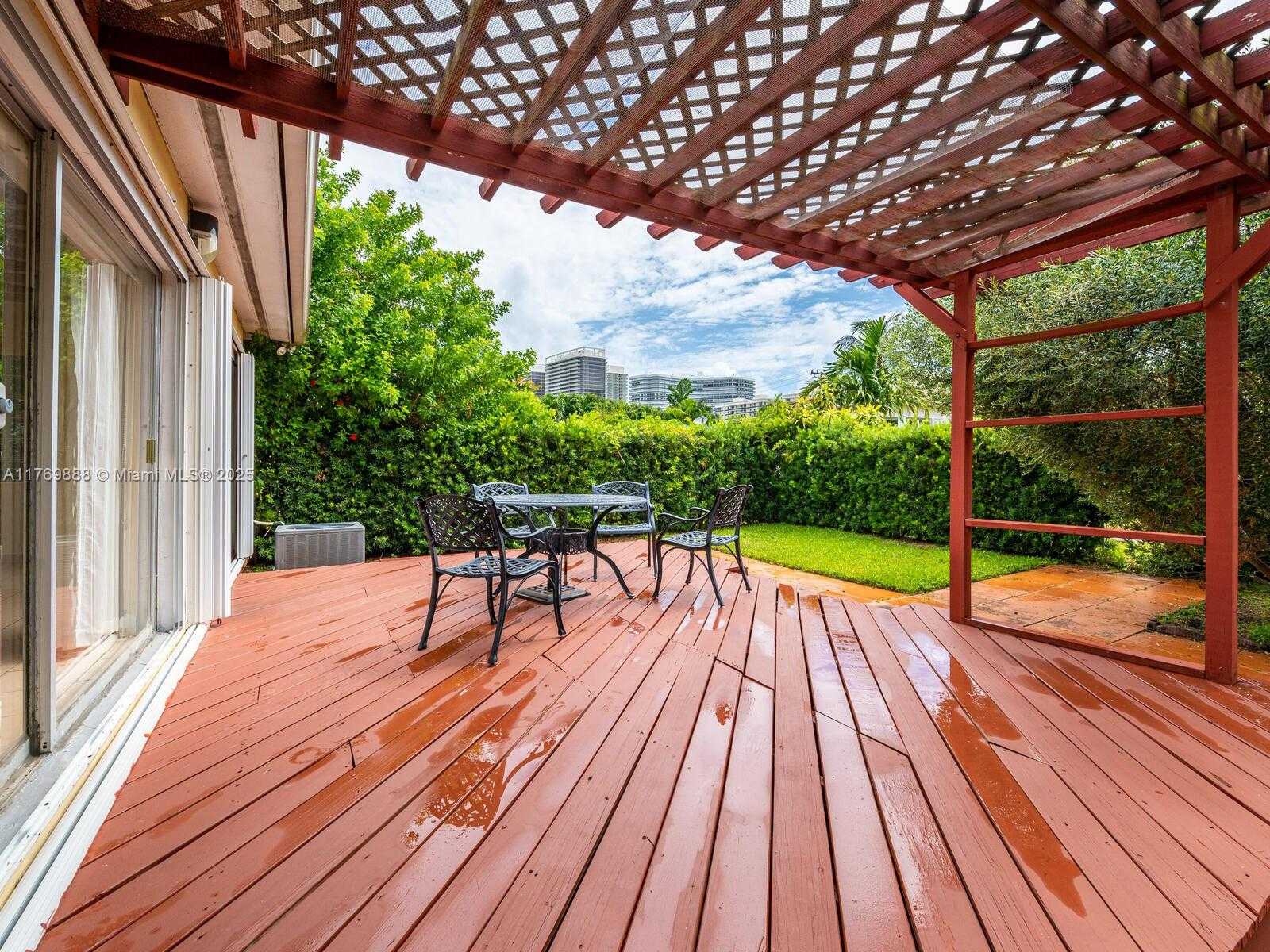 Small Image of 9441 BYRON AVE, Surfside Number 67