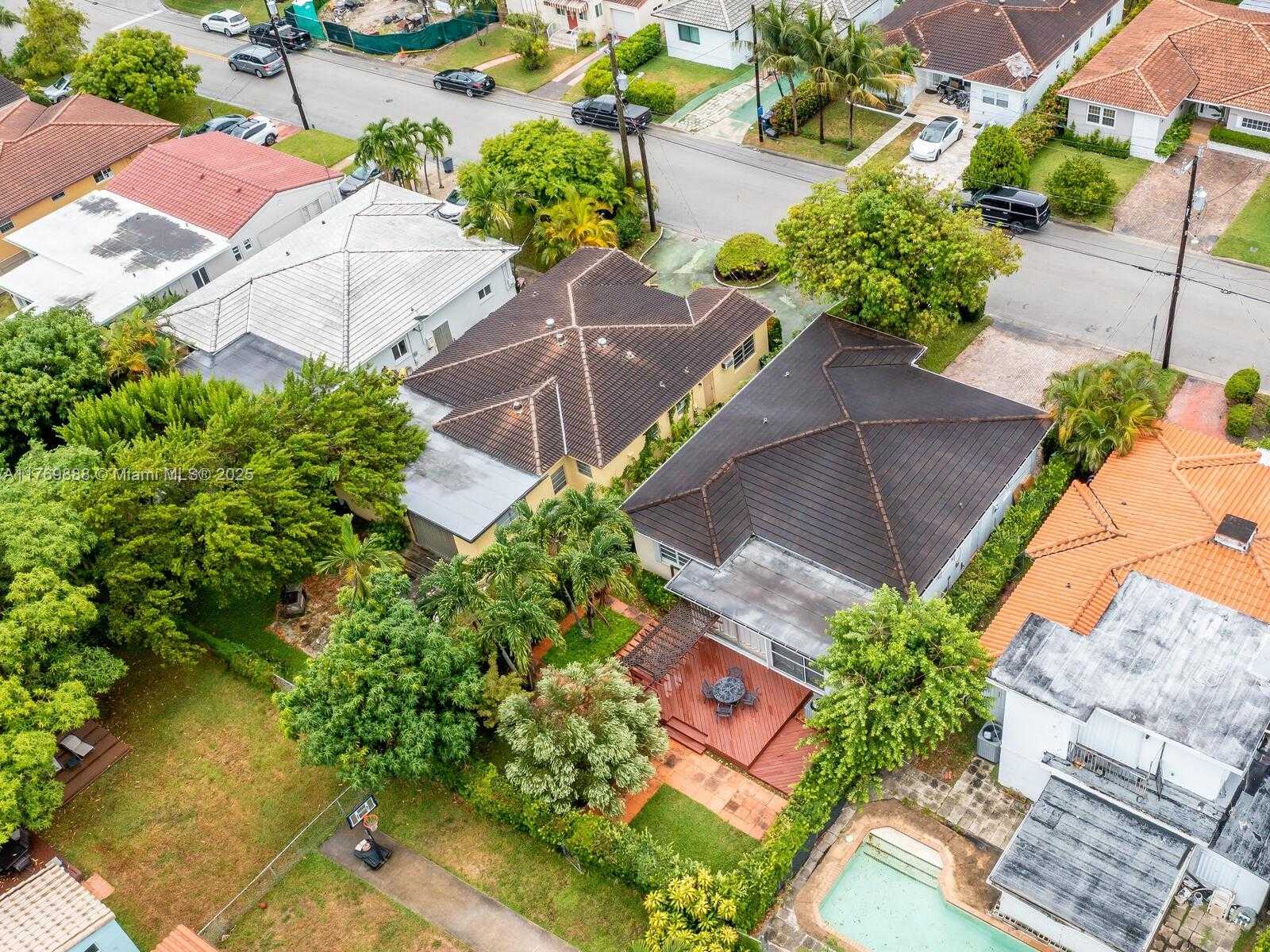 Small Image of 9441 BYRON AVE, Surfside Number 71