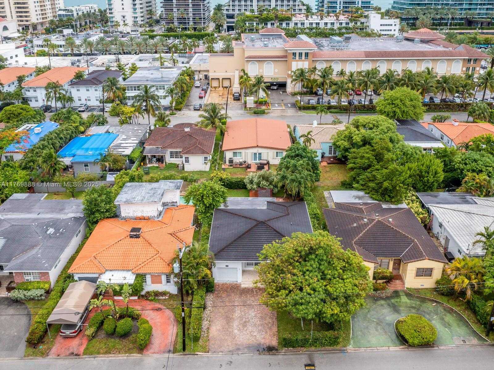 Small Image of 9441 BYRON AVE, Surfside Number 73