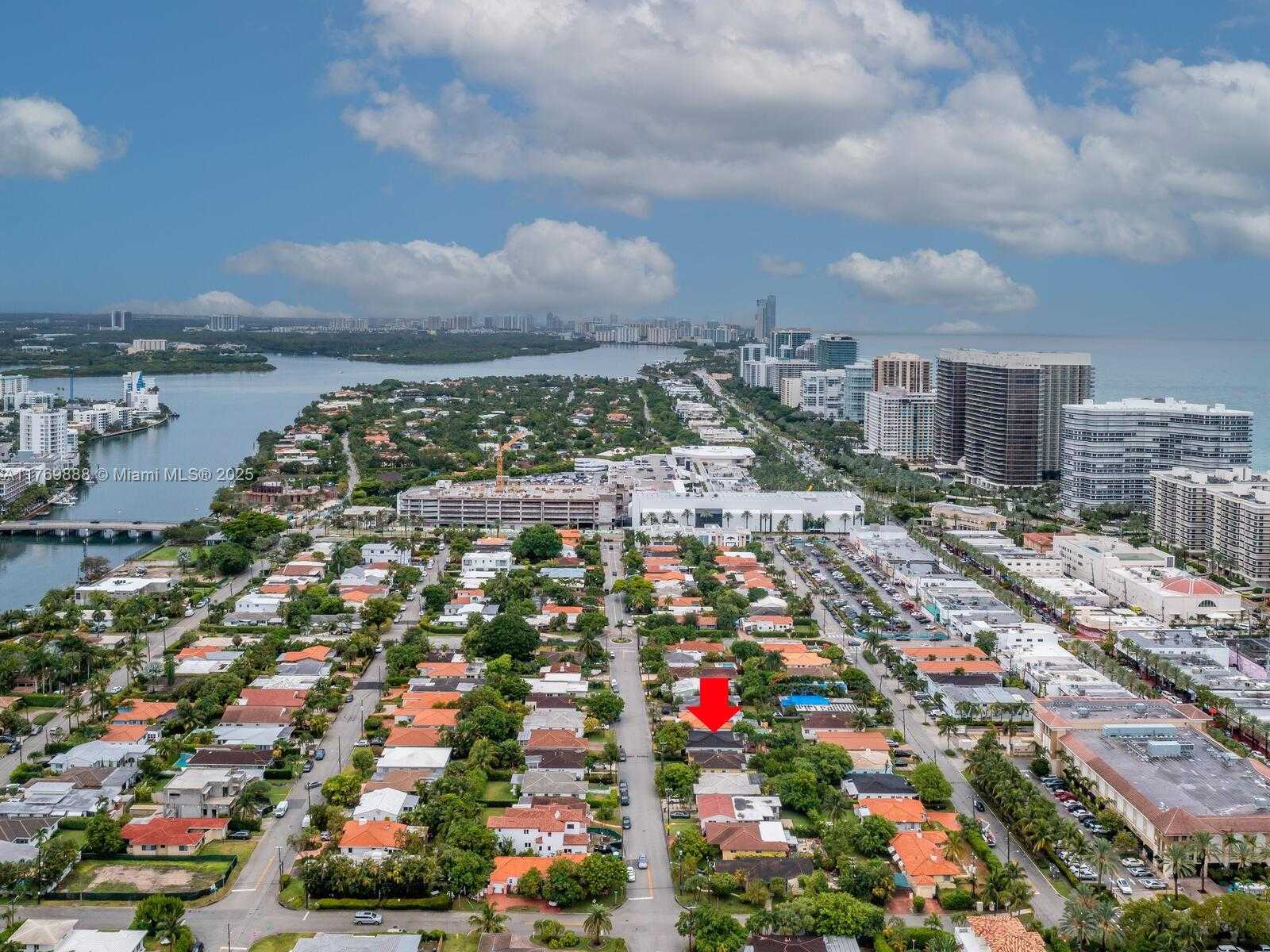 Small Image of 9441 BYRON AVE, Surfside Number 77