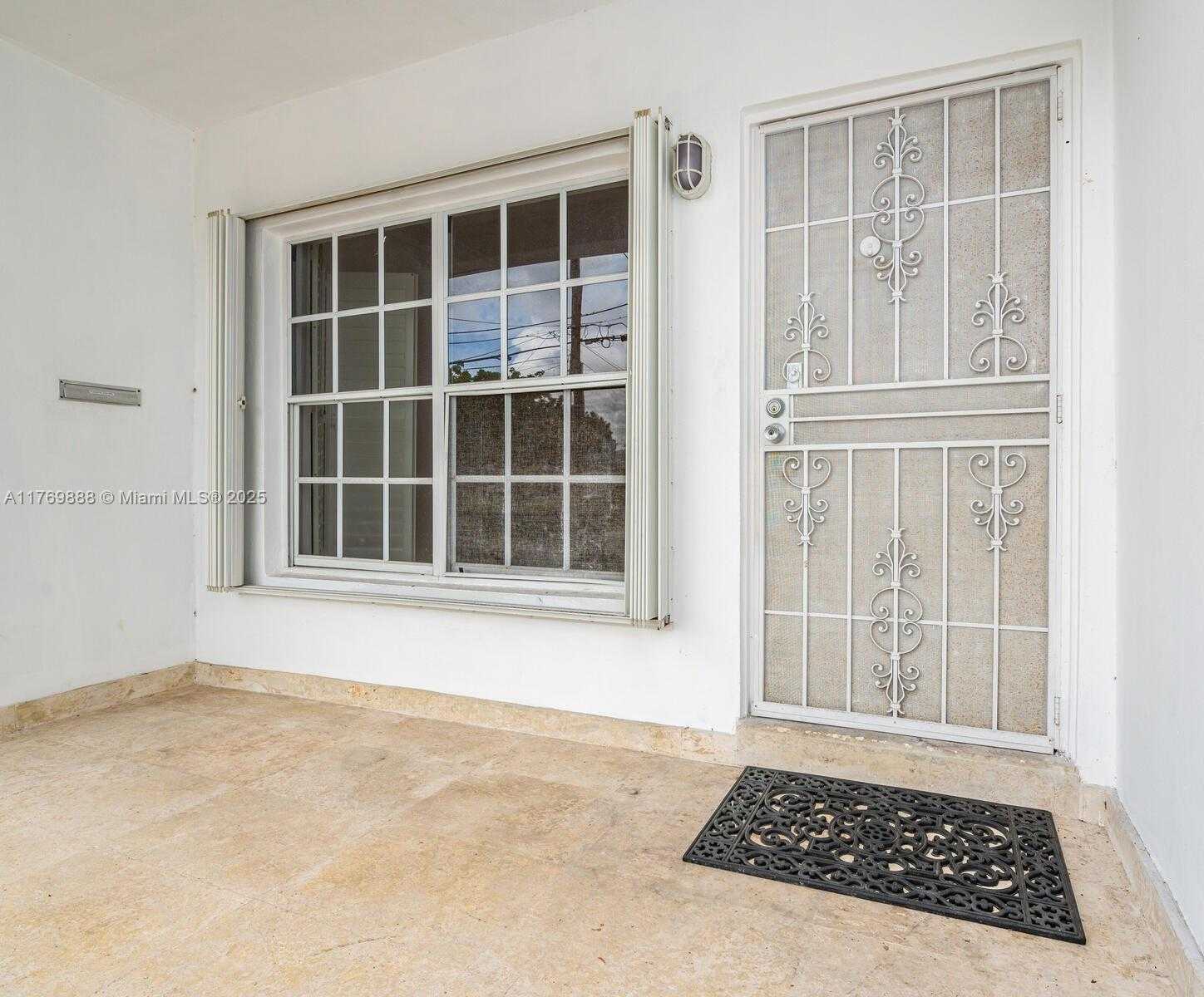 Small Image of 9441 BYRON AVE, Surfside Number 9