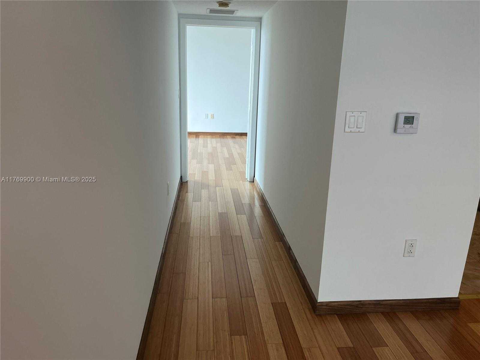 Small Image of 1800 NORTH BAYSHORE DR #915, Miami Number 11
