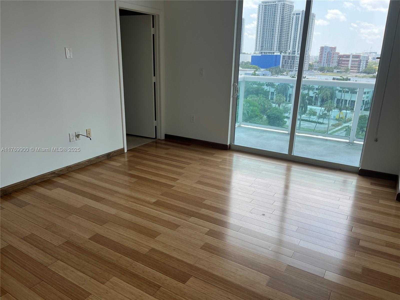 Small Image of 1800 NORTH BAYSHORE DR #915, Miami Number 12