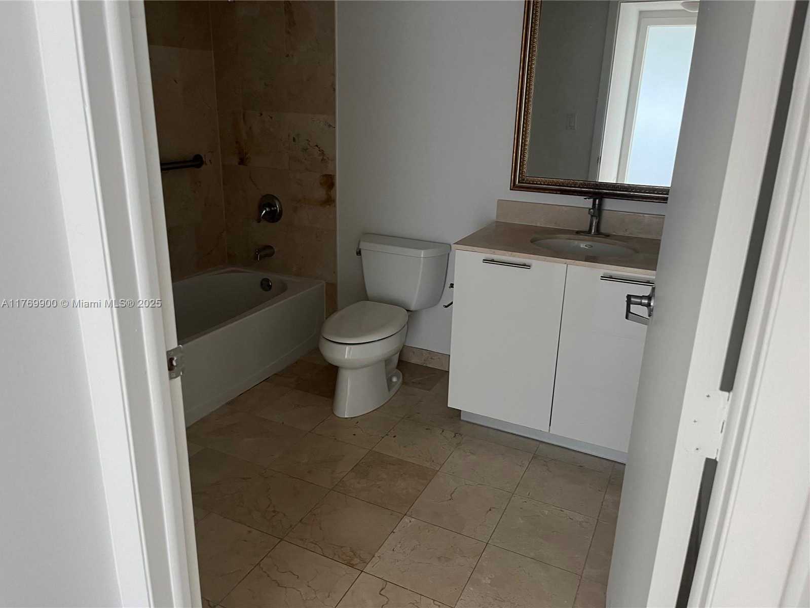 Small Image of 1800 NORTH BAYSHORE DR #915, Miami Number 15