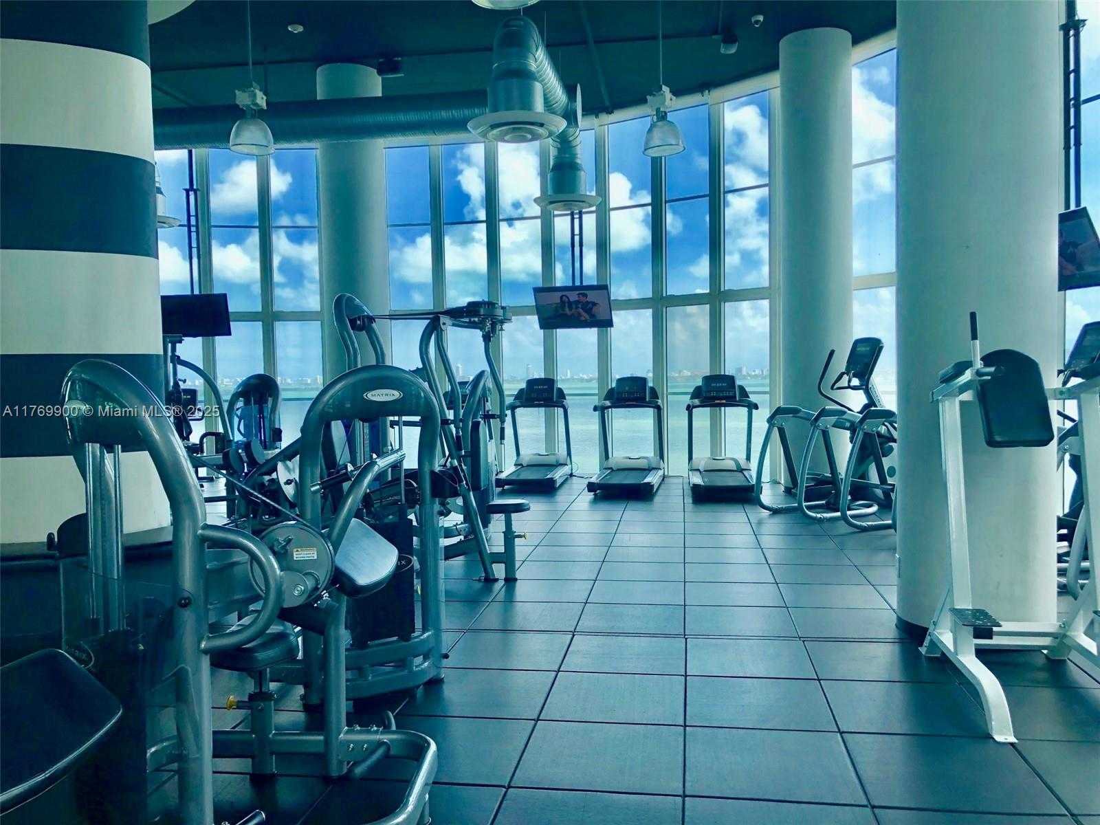 Small Image of 1800 NORTH BAYSHORE DR #915, Miami Number 42