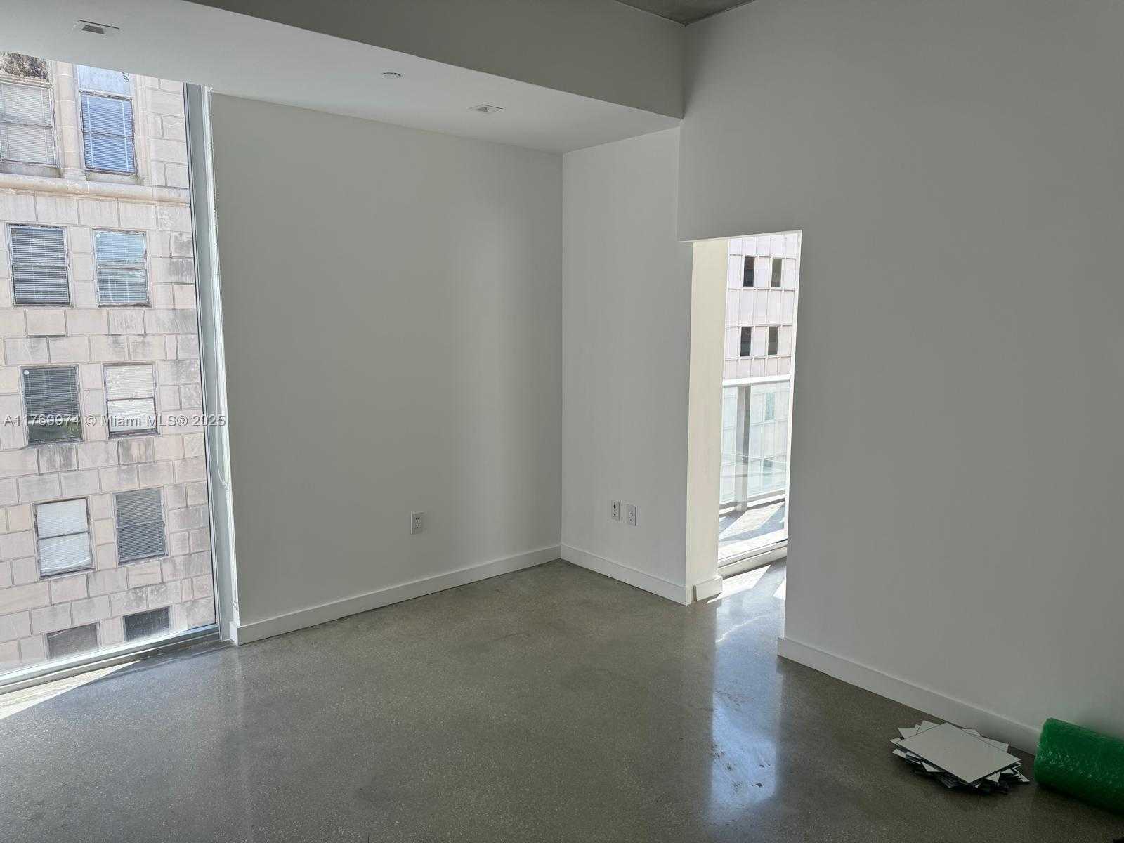 Small Image of 151 SOUTH EAST 1ST ST #1001, Miami Number 17